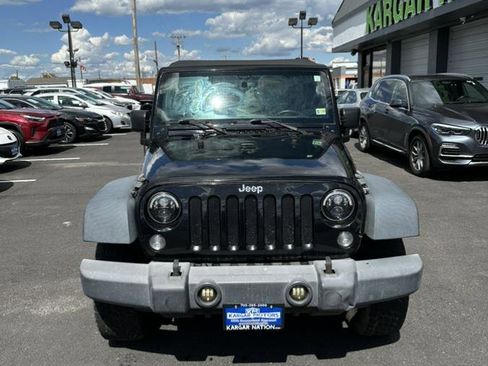 Used 2015 Jeep Wrangler Unlimited Rubicon w/ Connectivity Group image 3