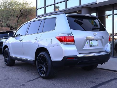Used 2013 Toyota Highlander Plus FWD image 9