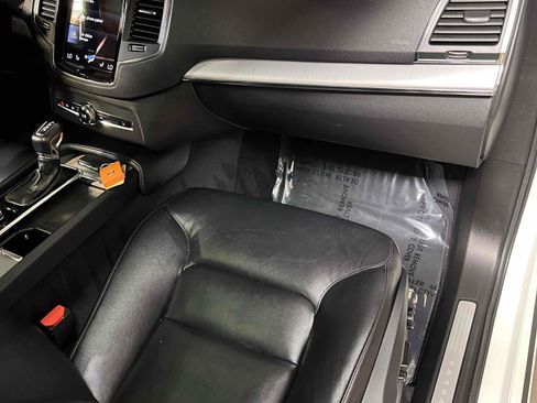 Used 2022 Volvo XC90 T5 Momentum AWD/4WD image 33