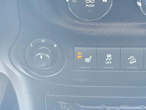 Used 2017 Jeep Wrangler Unlimited Sport w/ Quick Order Package 24S AWD/4WD image 24