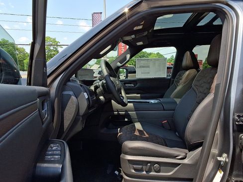 New 2025 Nissan Armada Platinum w/ Convenience Package image 9