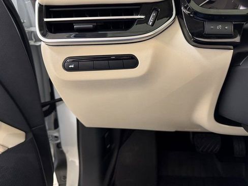 Used 2025 INFINITI QX60 Pure image 10