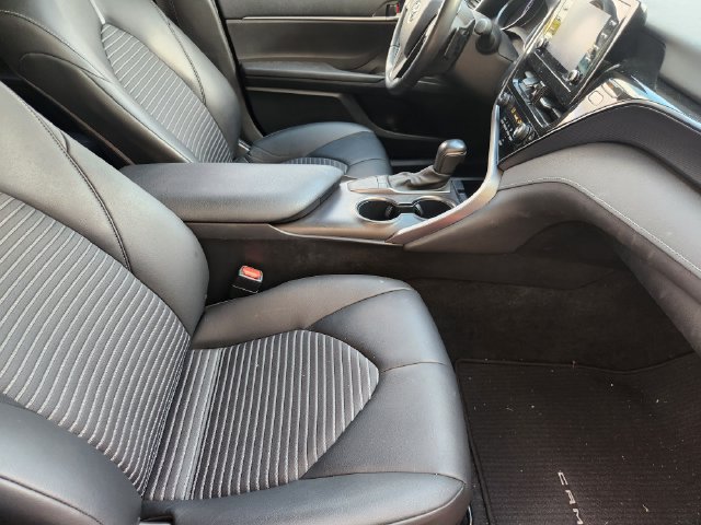 Used 2022 Toyota Camry SE w/ Convenience Package FWD image 13