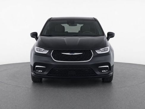 Used 2023 Chrysler Pacifica Touring-L FWD image 5