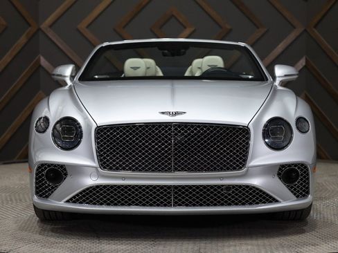 Used 2021 Bentley Continental GT image 12