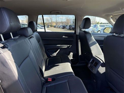 Used 2020 Volkswagen Atlas SE w/ Towing Package image 16