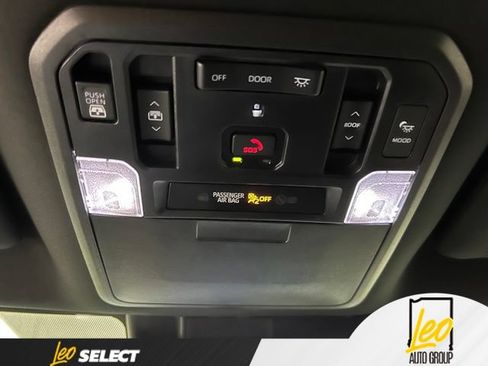 Used 2025 Toyota Tundra Platinum AWD/4WD image 13