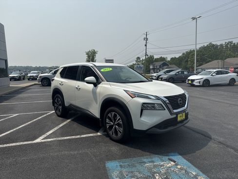 Used 2023 Nissan Rogue SV image 14