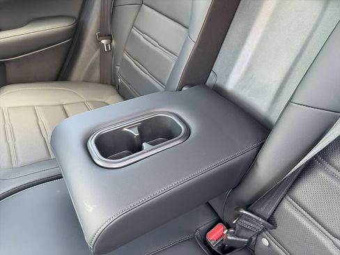 Used 2021 Honda CR-V Touring image 32