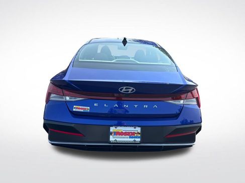 Certified 2024 Hyundai Elantra SEL w/ Convenience Package FWD image 4