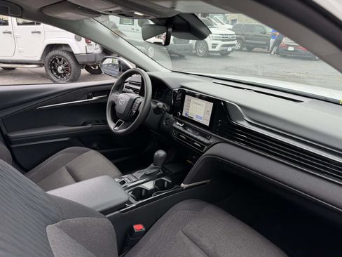 Used 2025 Toyota Camry LE w/ Convenience Package FWD image 11