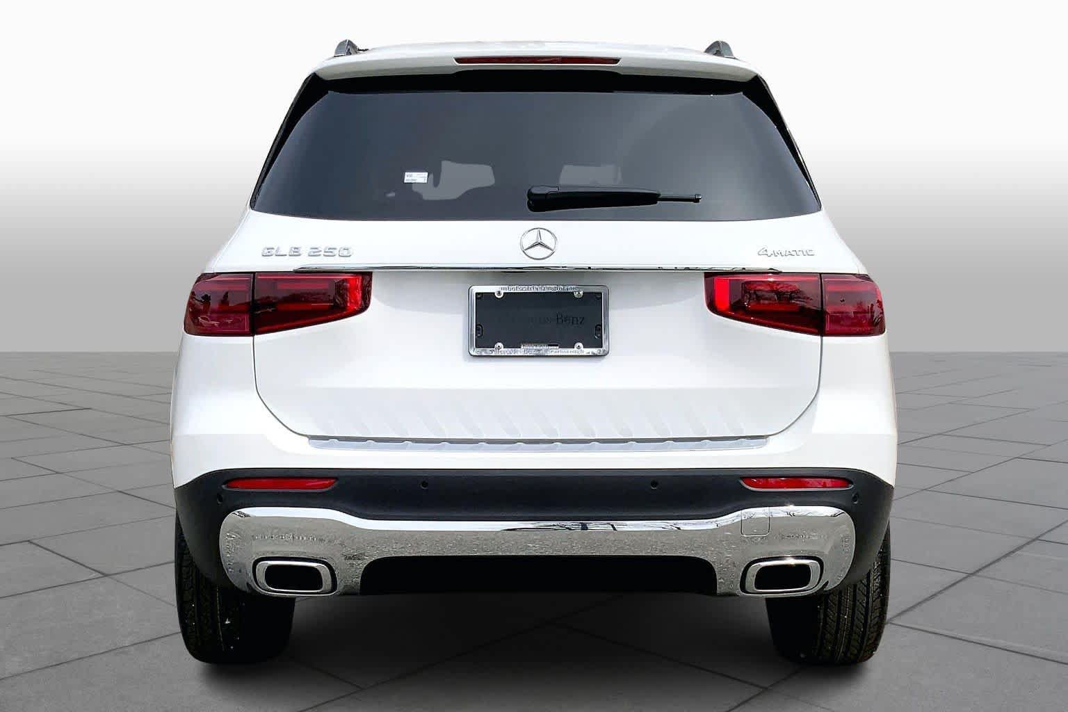 Certified 2026 Mercedes-Benz GLB 250 4MATIC image 4