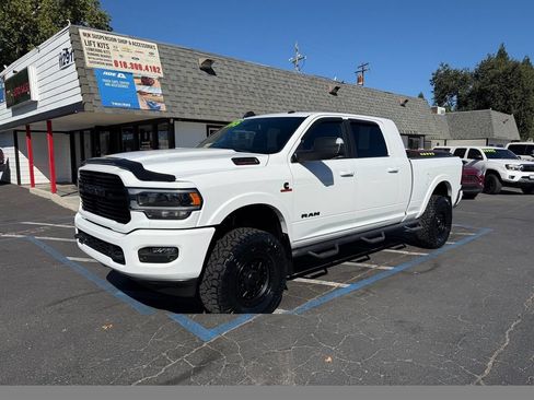 Used 2021 RAM 2500 Laramie w/ Night Edition AWD/4WD image 3