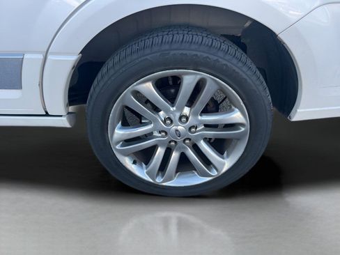 Used 2010 Lincoln Navigator 4WD image 14