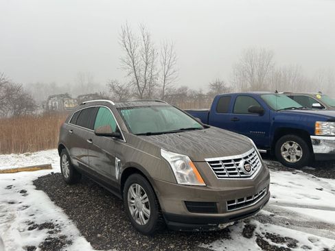 Used 2016 Cadillac SRX Luxury image 3