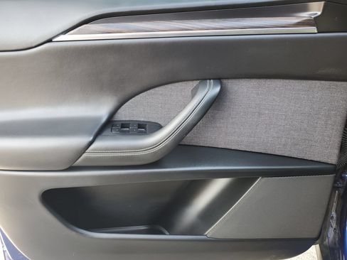 Used 2023 Tesla Model X AWD/4WD image 17