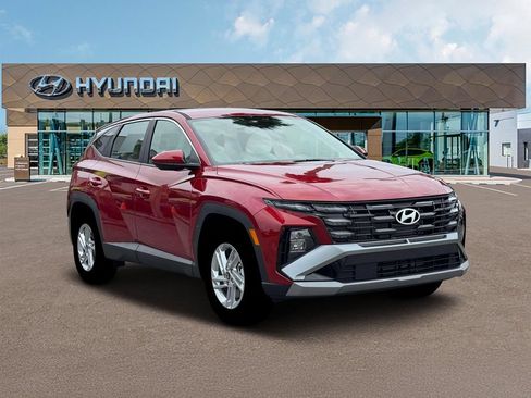 Certified 2026 Hyundai Tucson SE FWD image 12