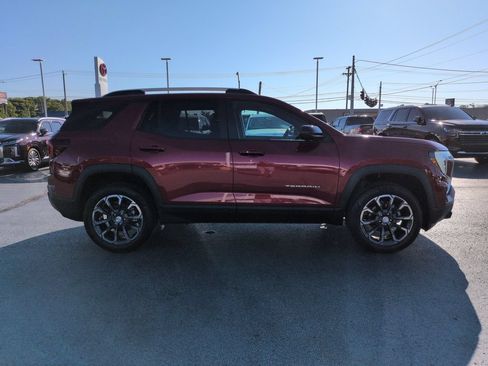Used 2026 GMC Terrain Elevation w/ Elevation Premium Package FWD image 6
