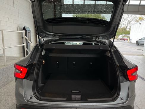 Used 2026 Chevrolet Trax LT FWD image 8