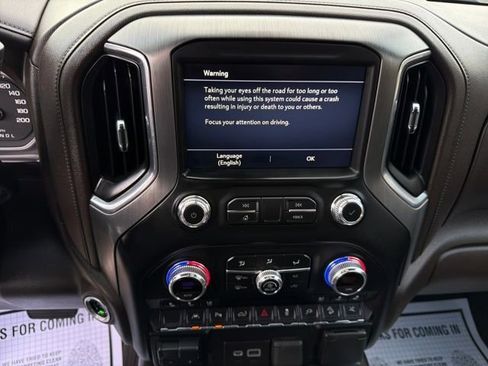 Used 2022 GMC Sierra 1500 Denali w/ Denali Premium Package image 18