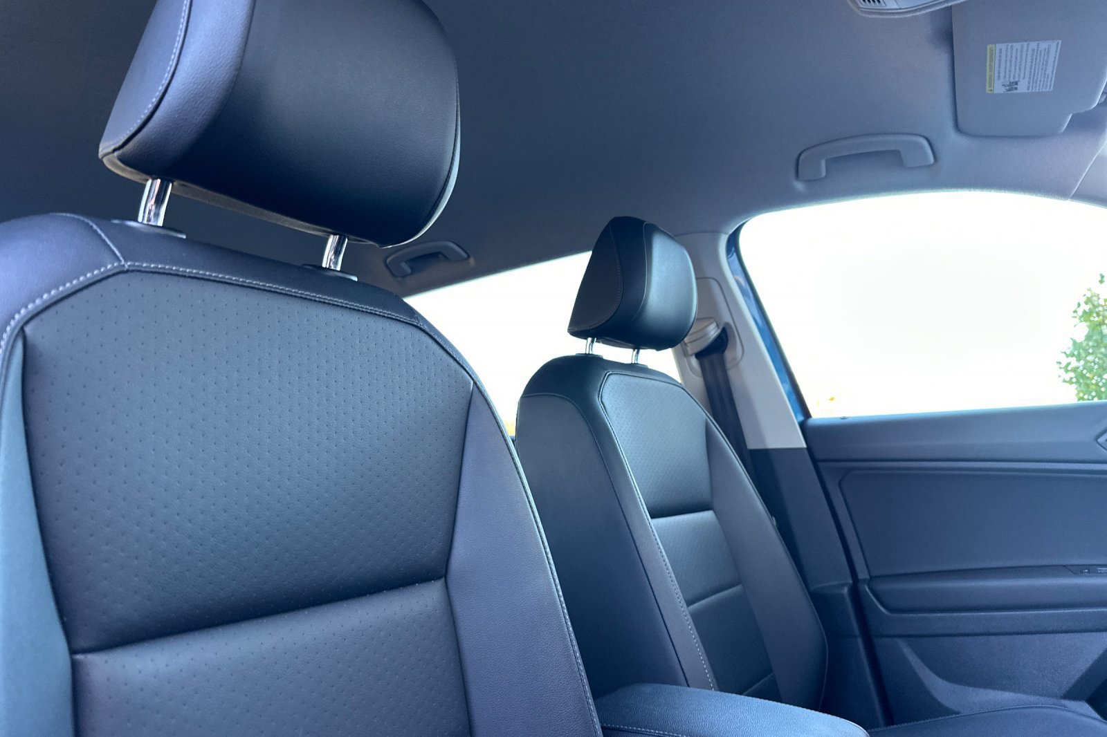 Used 2019 Volkswagen Tiguan SE AWD/4WD image 18