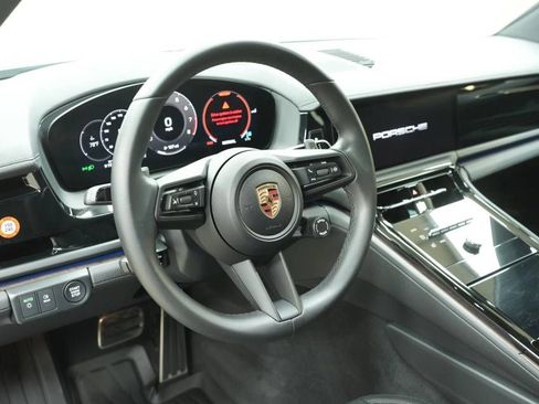 Certified 2025 Porsche Panamera 4 AWD/4WD image 4