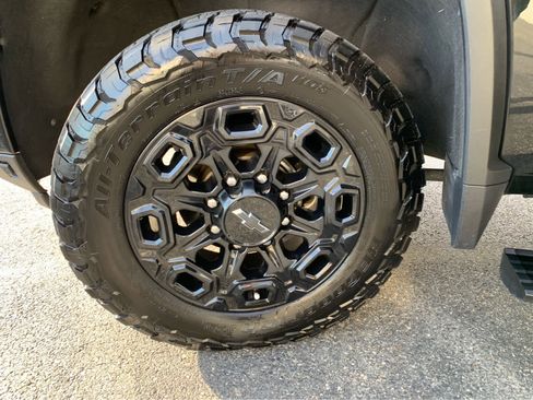 Used 2024 Chevrolet Silverado 3500 High Country w/ Midnight Edition image 8