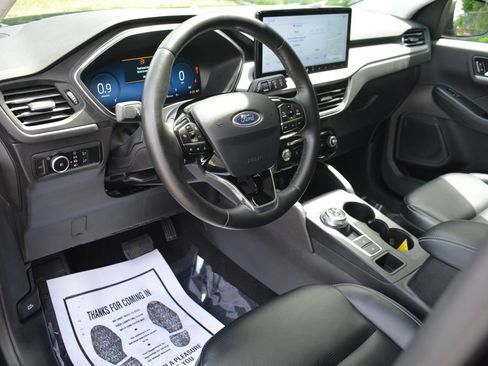 Used 2024 Ford Escape Platinum AWD/4WD image 11