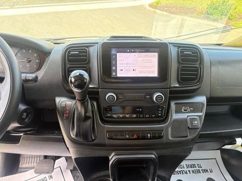 Used 2026 RAM ProMaster 2500 w/ Convenience Group FWD image 18