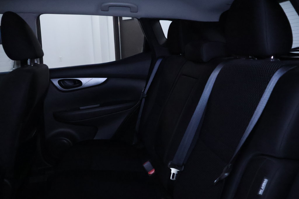 Used 2020 Nissan Rogue Sport S FWD image 14