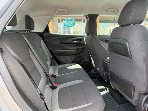Used 2024 Chevrolet TrailBlazer LS FWD image 19