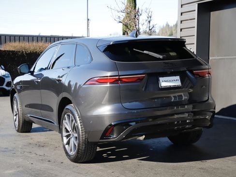 New 2026 Jaguar F-PACE R-Dynamic S image 4