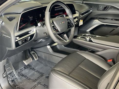 New 2026 Cadillac Lyriq V AWD/4WD image 9