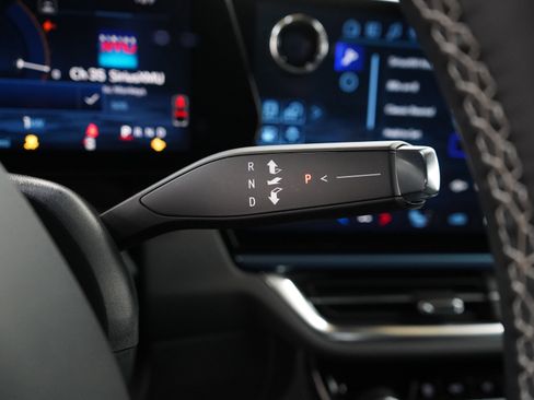 Used 2024 Chevrolet Equinox EV LT image 27