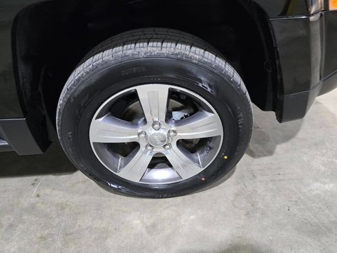 Used 2017 Jeep Patriot High Altitude AWD/4WD image 18