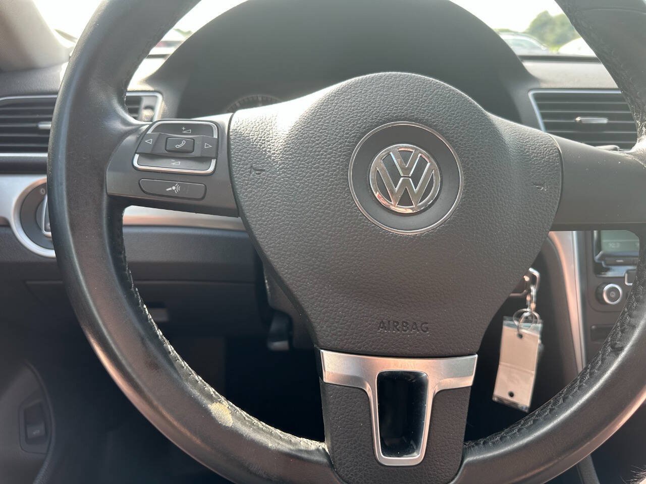 Used 2015 Volkswagen Passat 1.8T Wolfsburg Edition FWD image 19