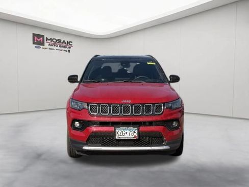 Used 2023 Jeep Compass Limited AWD/4WD image 3