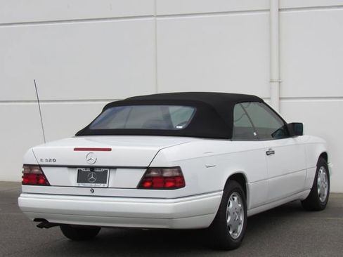 Used 1994 Mercedes-Benz E 320 Convertible image 6