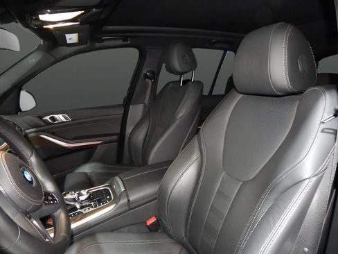 Used 2022 BMW X5 xDrive40i w/ M Sport Package AWD/4WD image 19