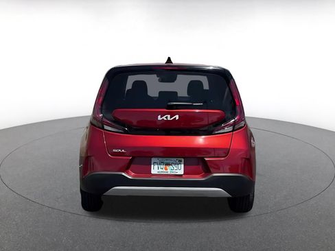 Used 2025 Kia Soul LX w/ LX Technology Package FWD image 12