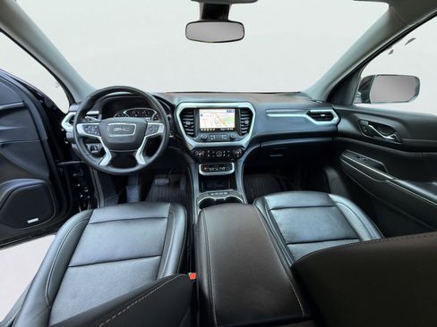 Used 2023 GMC Acadia SLT w/ Preferred Package image 2