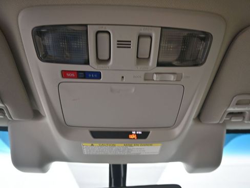 Used 2019 Subaru Outback 3.6R Limited image 11