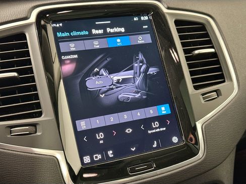 Certified 2024 Volvo XC90 B5 Core image 16