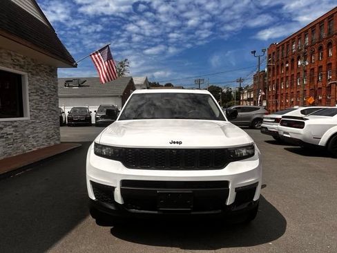 Used 2023 Jeep Grand Cherokee L Limited w/ Luxury Tech Group II AWD/4WD image 2