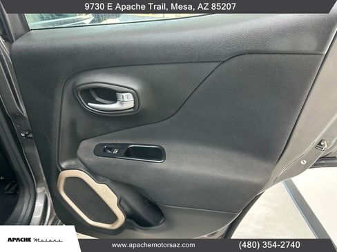 Used 2017 Jeep Renegade Latitude image 26