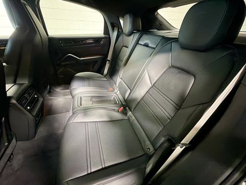 Certified 2024 Porsche Cayenne Turbo GT AWD/4WD image 21