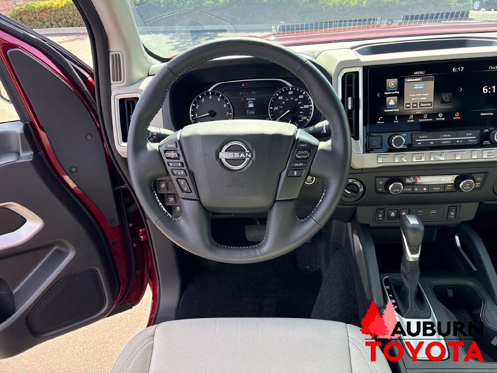 Used 2025 Nissan Frontier SV w/ SV Convenience Package AWD/4WD image 13