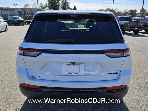 New 2025 Jeep Grand Cherokee Limited w/ Luxury Tech Group II image 10