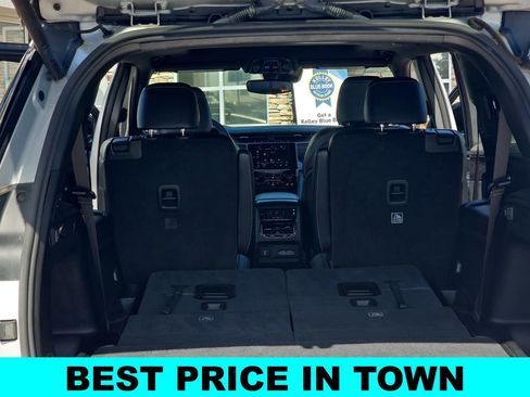 Used 2023 Jeep Grand Cherokee L Laredo AWD/4WD image 13