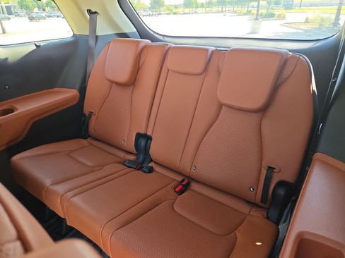 Certified 2025 Kia Carnival SX Prestige FWD image 37